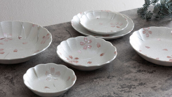 We updated new potteries!