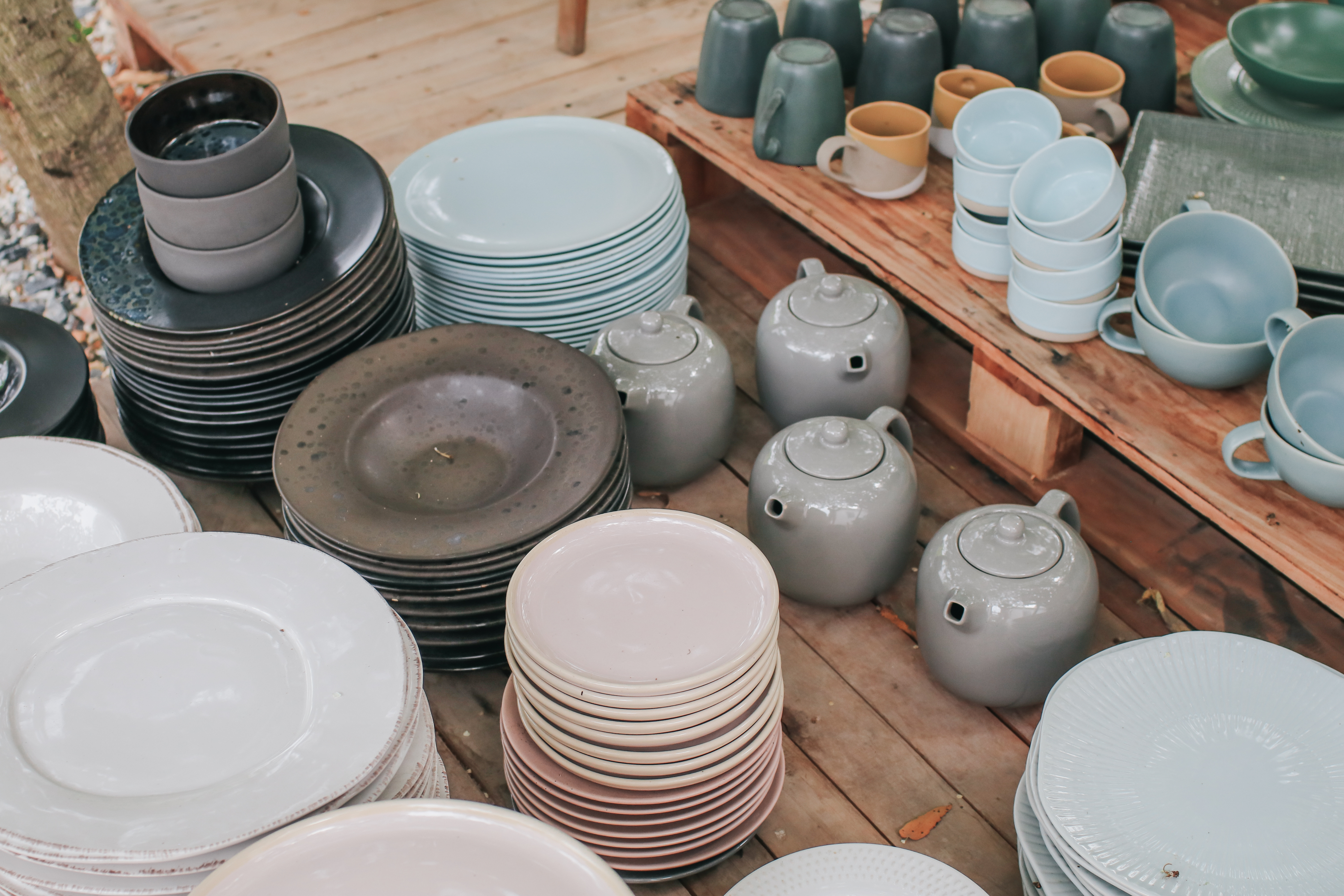Ceramics (Mino ware, Hasami ware, etc.)
