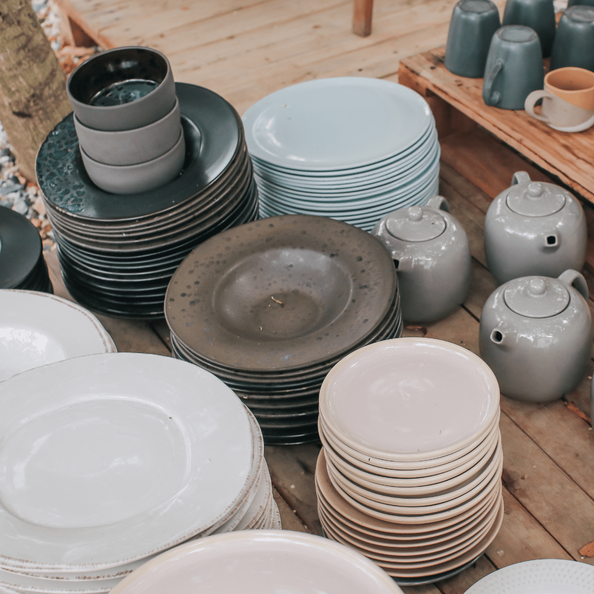Ceramics (Mino ware, Hasami ware, etc.)